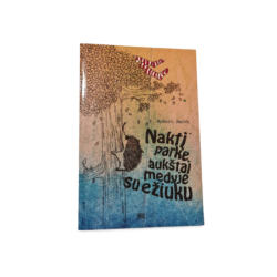 Naktį parke, aukštai medyje su ežiuku P. Robert Smith
